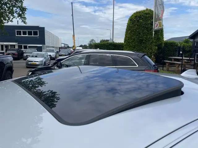 BMW X4 view 8