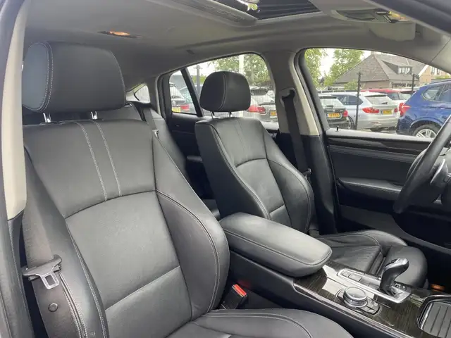 BMW X4 view 15