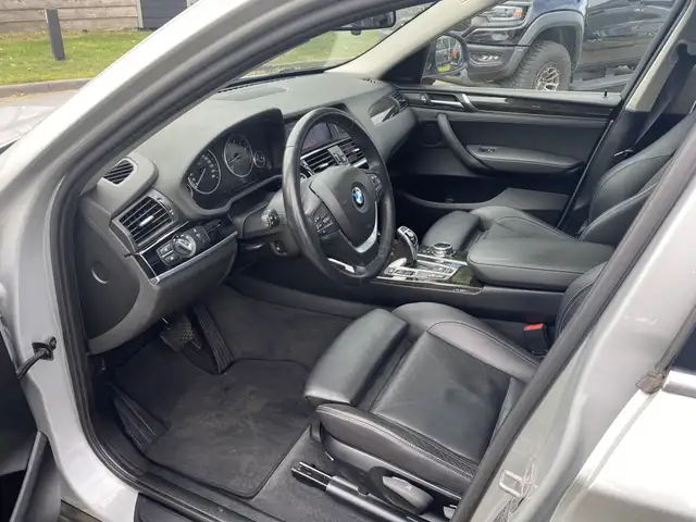 BMW X4 view 14