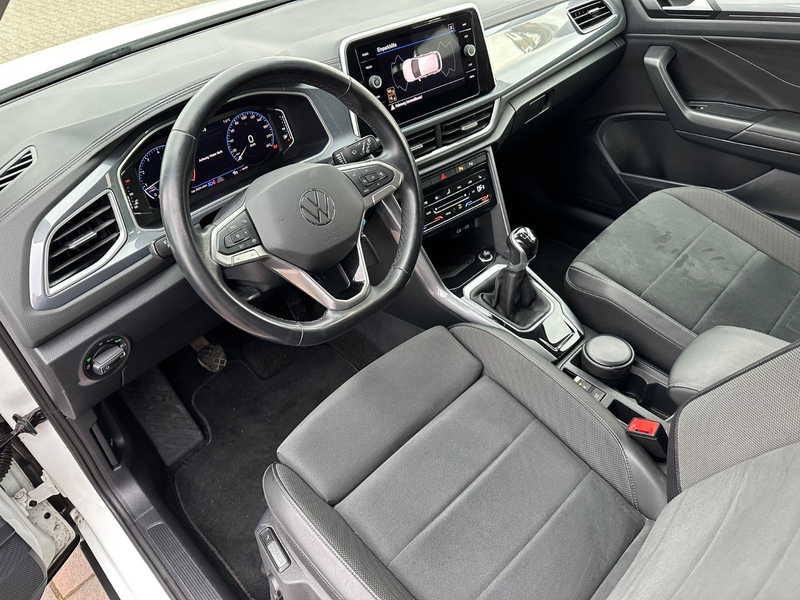 Volkswagen T-Roc 1.5 TSI Style*ACC*LED*AHK*PDC*SHZ* — photo 11