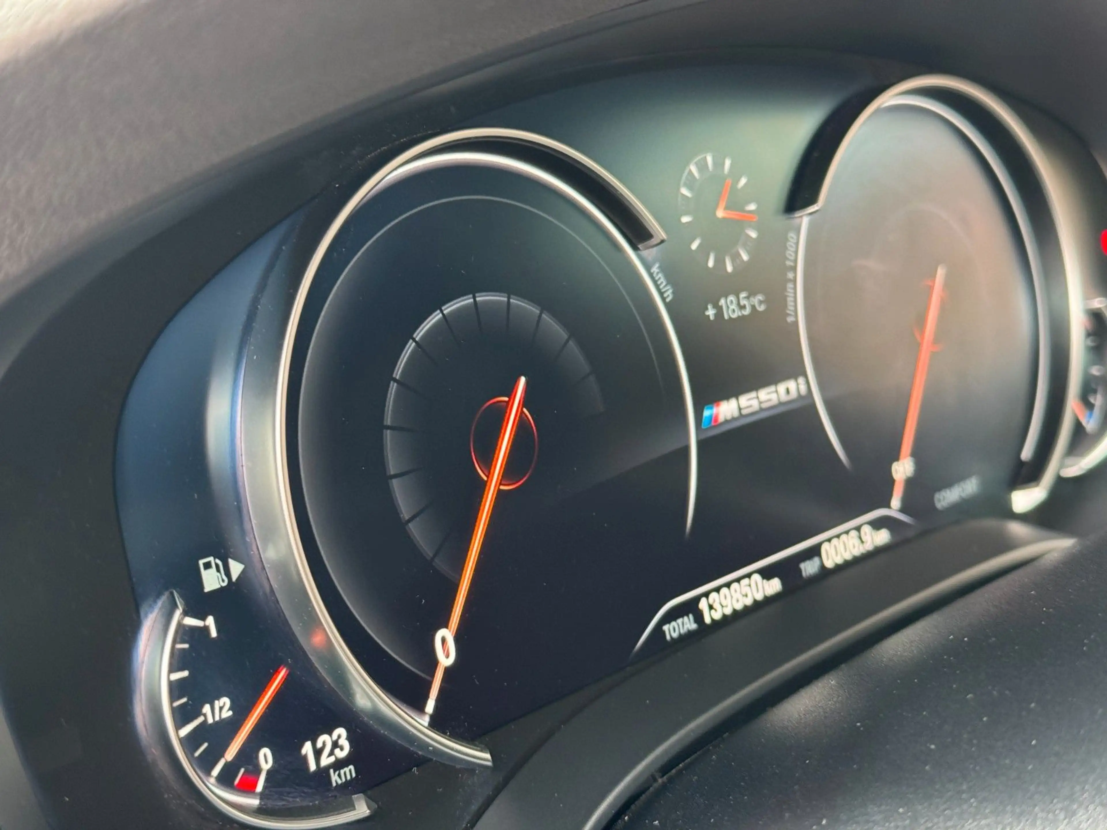 BMW 550 i xDrive 20''LM*DisplyKey*Led*SH BMW — photo 9
