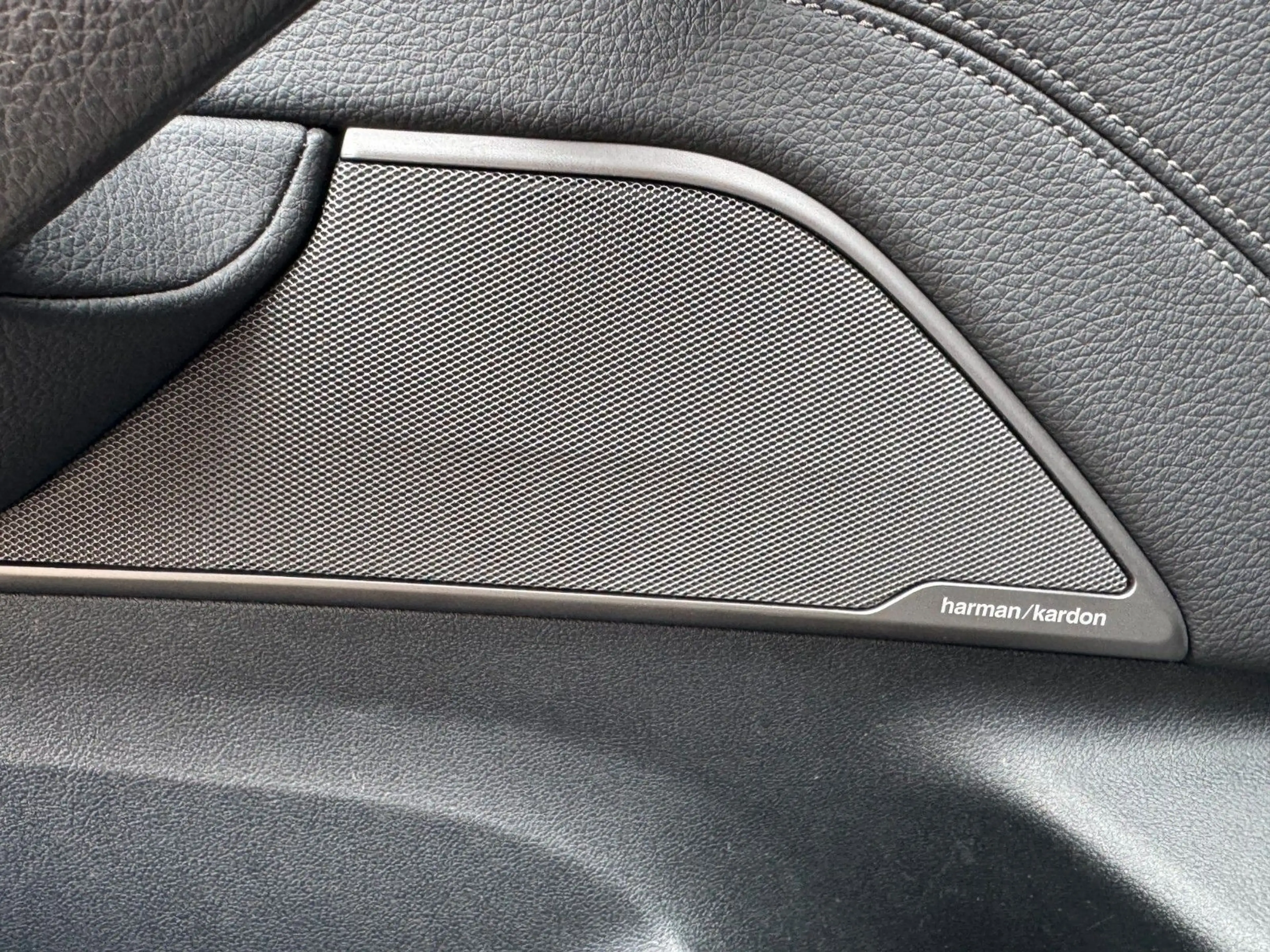 BMW 550 i xDrive 20''LM*DisplyKey*Led*SH BMW — photo 11
