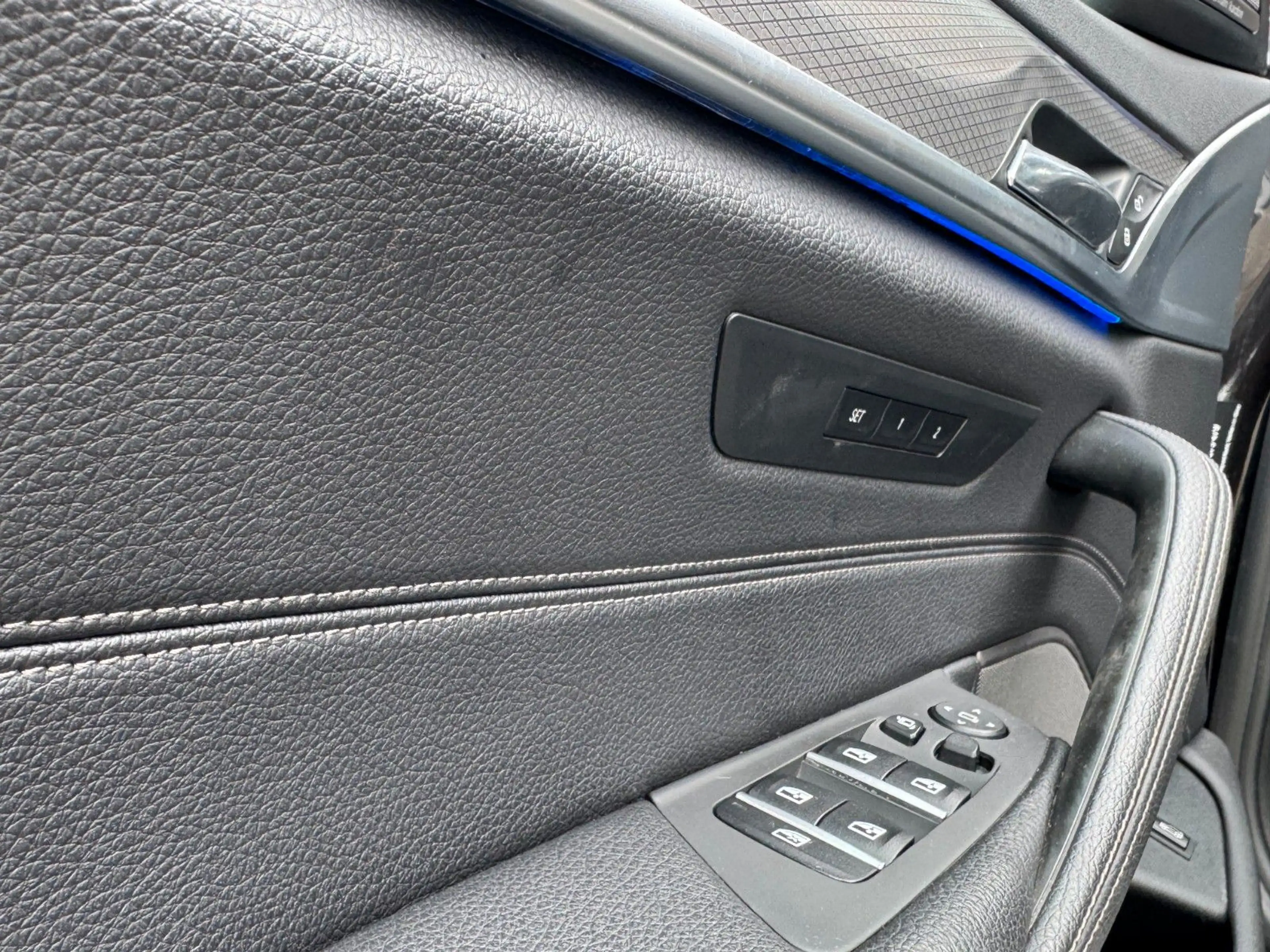BMW 550 i xDrive 20''LM*DisplyKey*Led*SH BMW — photo 10