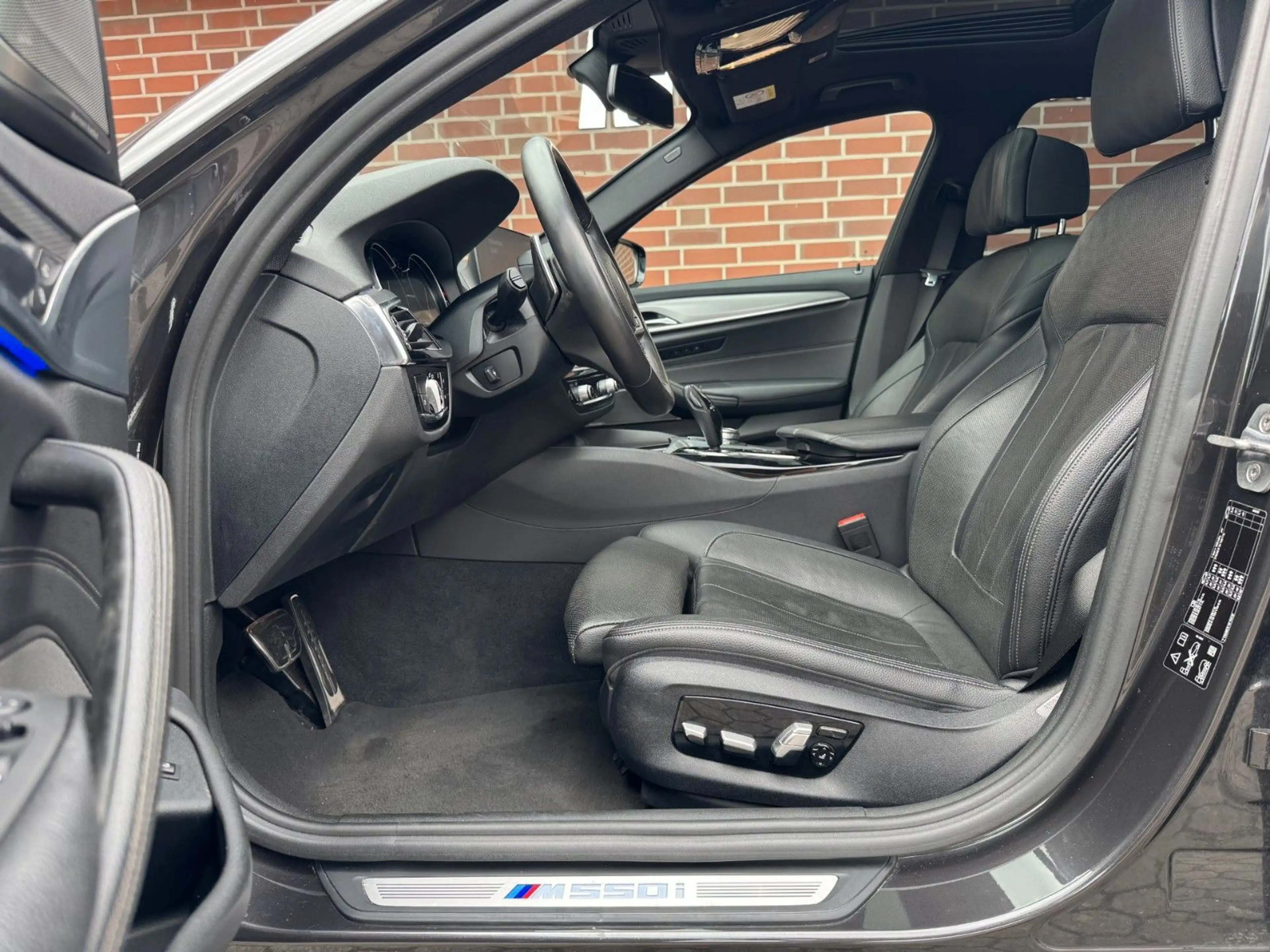 BMW 550 i xDrive 20''LM*DisplyKey*Led*SH BMW — photo 7