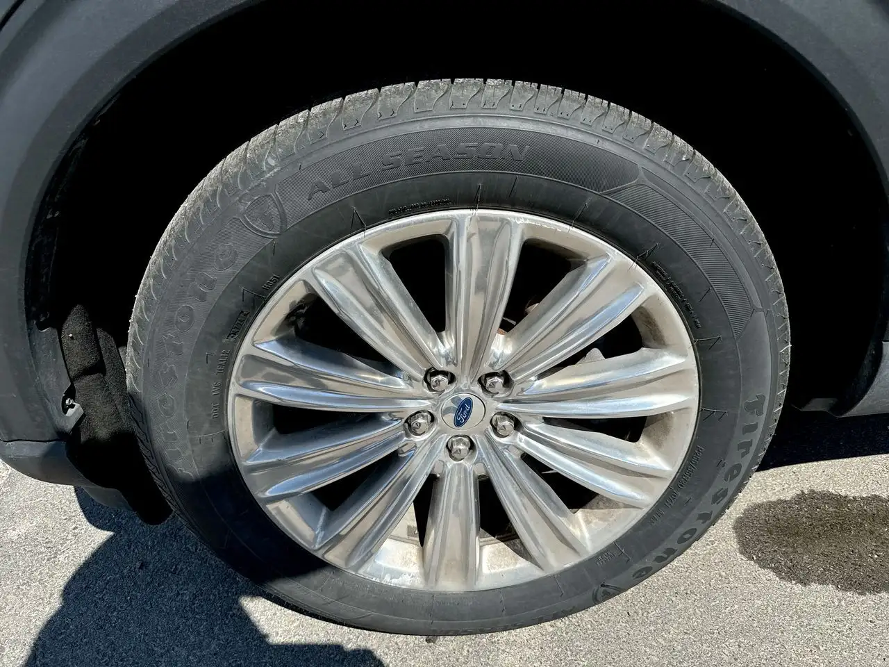 Ford Explorer photo Ford Explorer