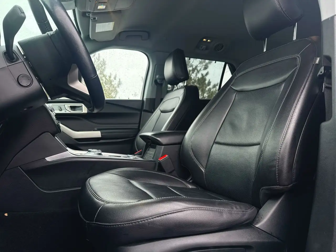 Ford Explorer photo Ford Explorer