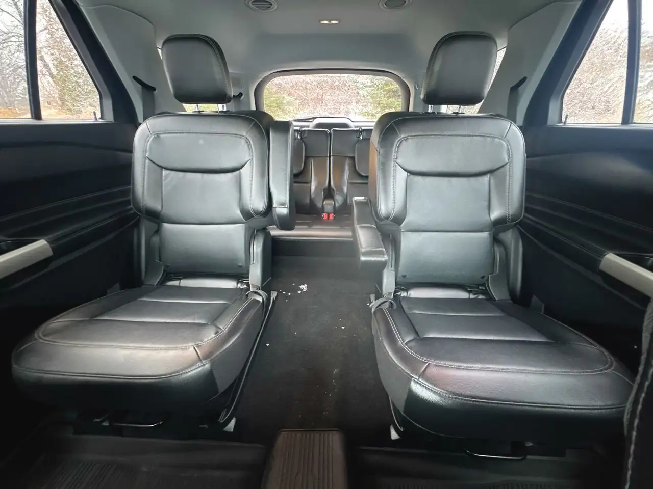 Ford Explorer photo Ford Explorer