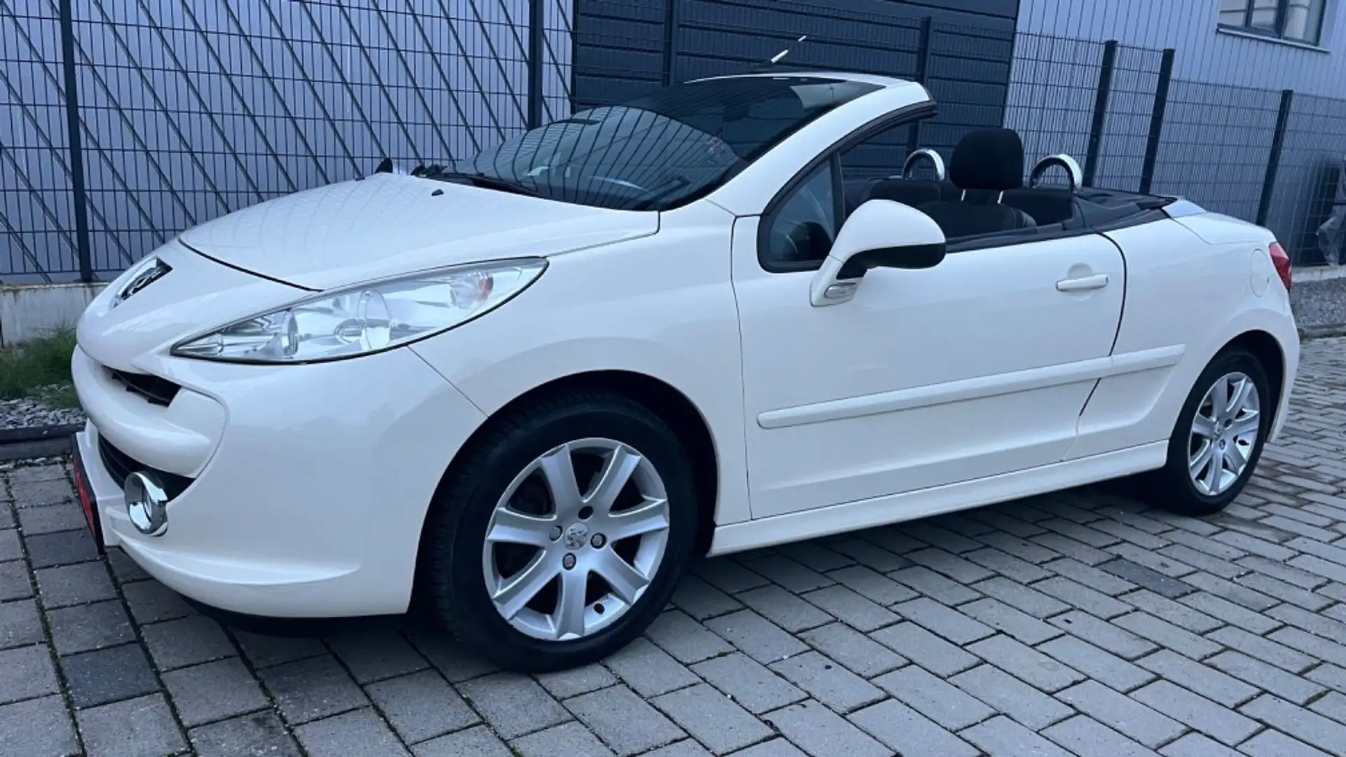 Peugeot 207 CC CABRIO AUTOMATIK,TÜV,WENIG-KM,KLIMA Weiß - 2