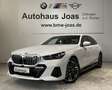 BMW i5 xDrive40 M Sportpaket, Aktive Sitzbelüftung vorn, Weiß - thumbnail 1
