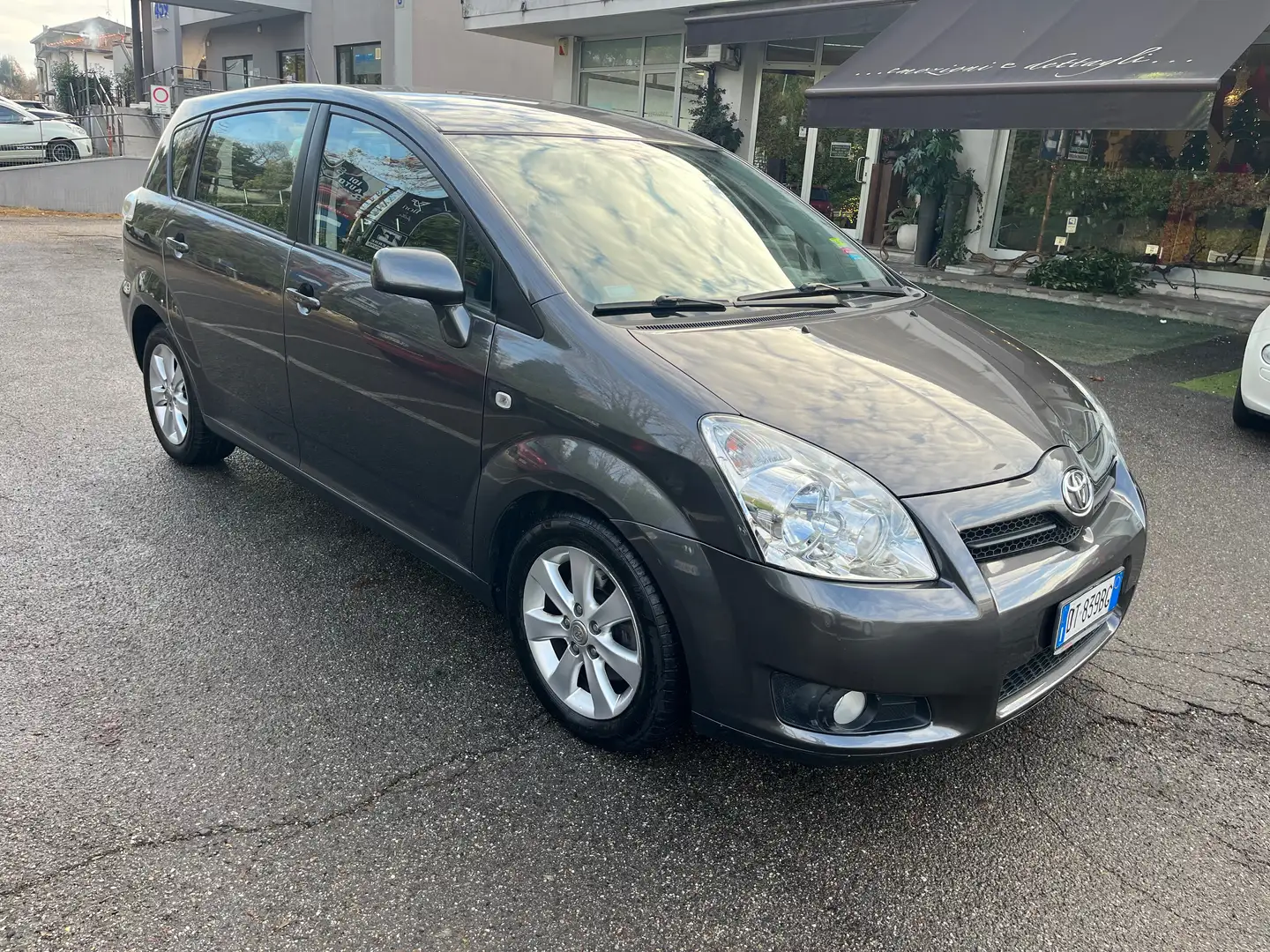 Toyota Corolla Verso/2.2diesel/Euro4 con FAP/136CV/unico prop. Szary - 2