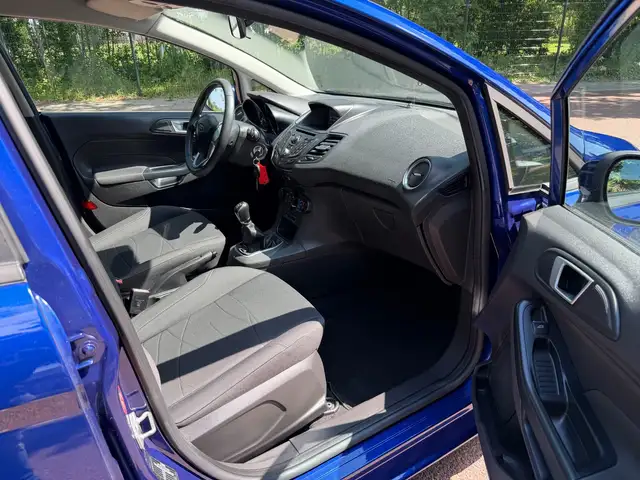 Ford Fiesta view 13