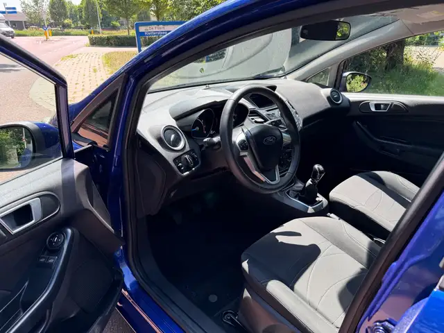 Ford Fiesta view 11
