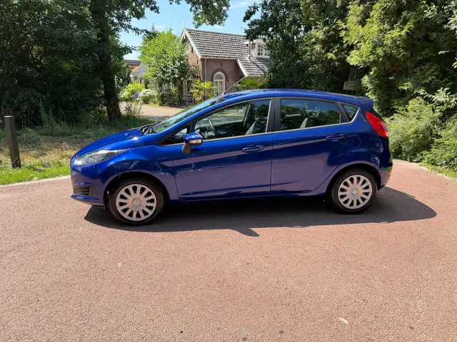 Ford Fiesta view 3