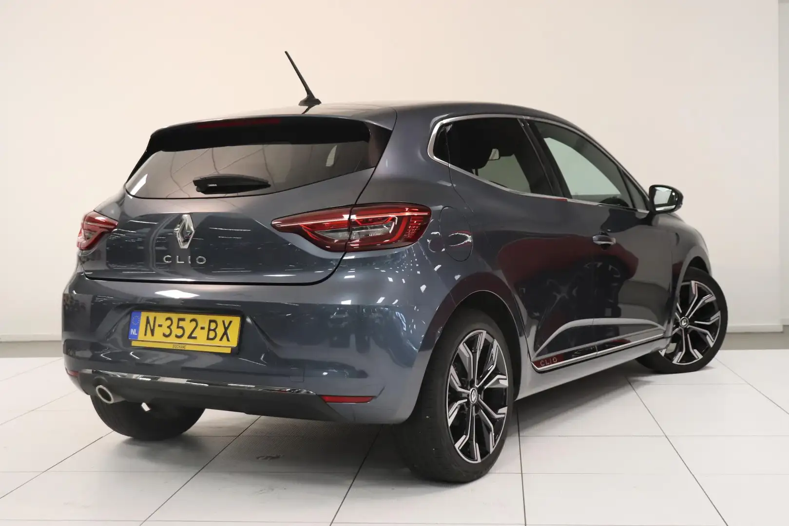 Renault Clio 1.0 TCe Bi-Fuel Intens | Climate control | 17"Lich Grijs - 2
