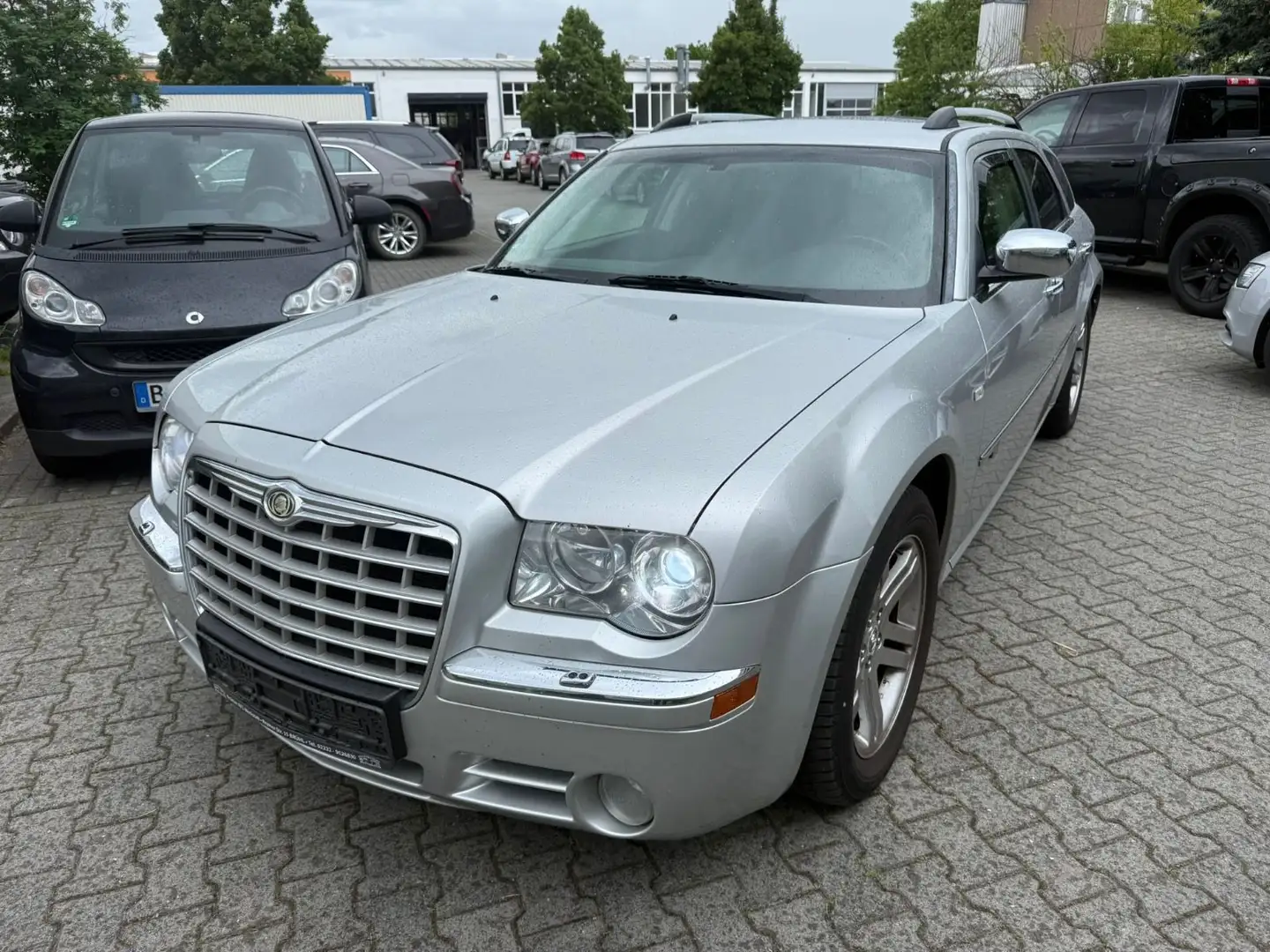 Chrysler 300C Touring 3.0 CRD Autom. Stříbrná - 1