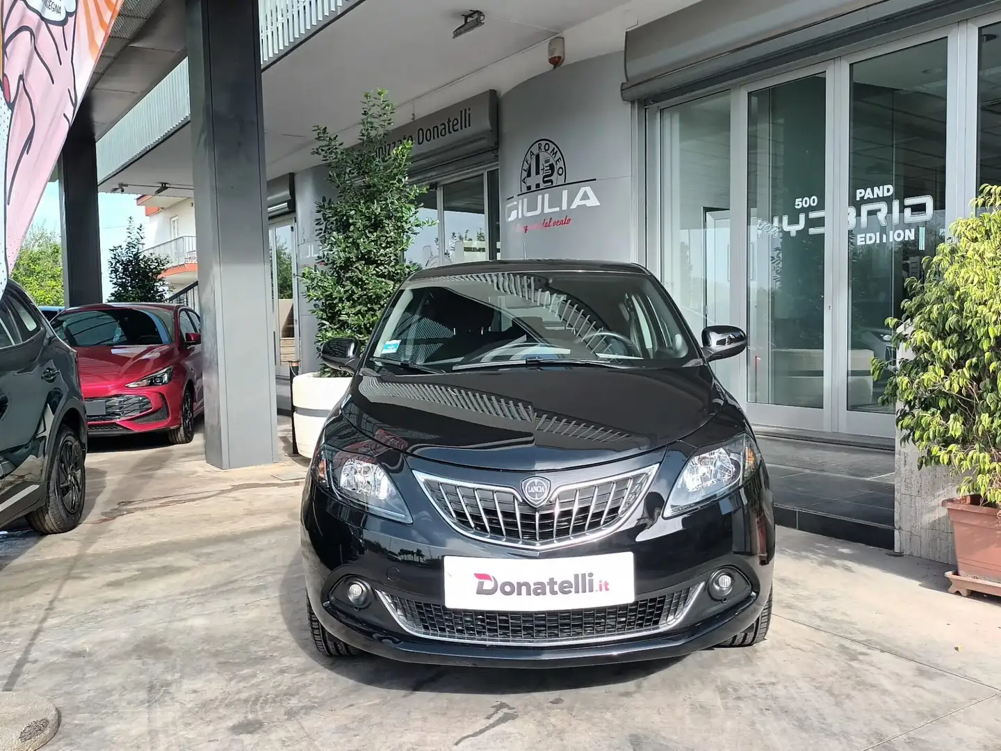 Lancia Ypsilon Ypsilon 1.0 Platino Hybrid 70 CV Zwart - 2