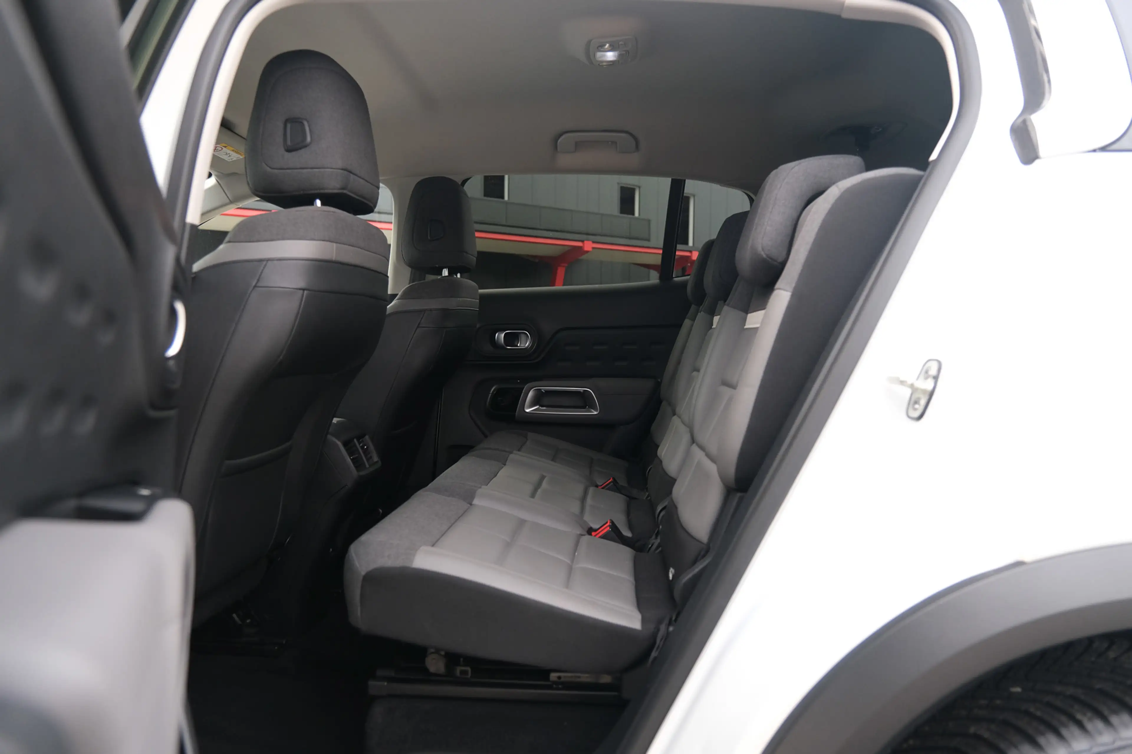 Citroen C5 Aircross 1.6 PureTech Feel — photo 37