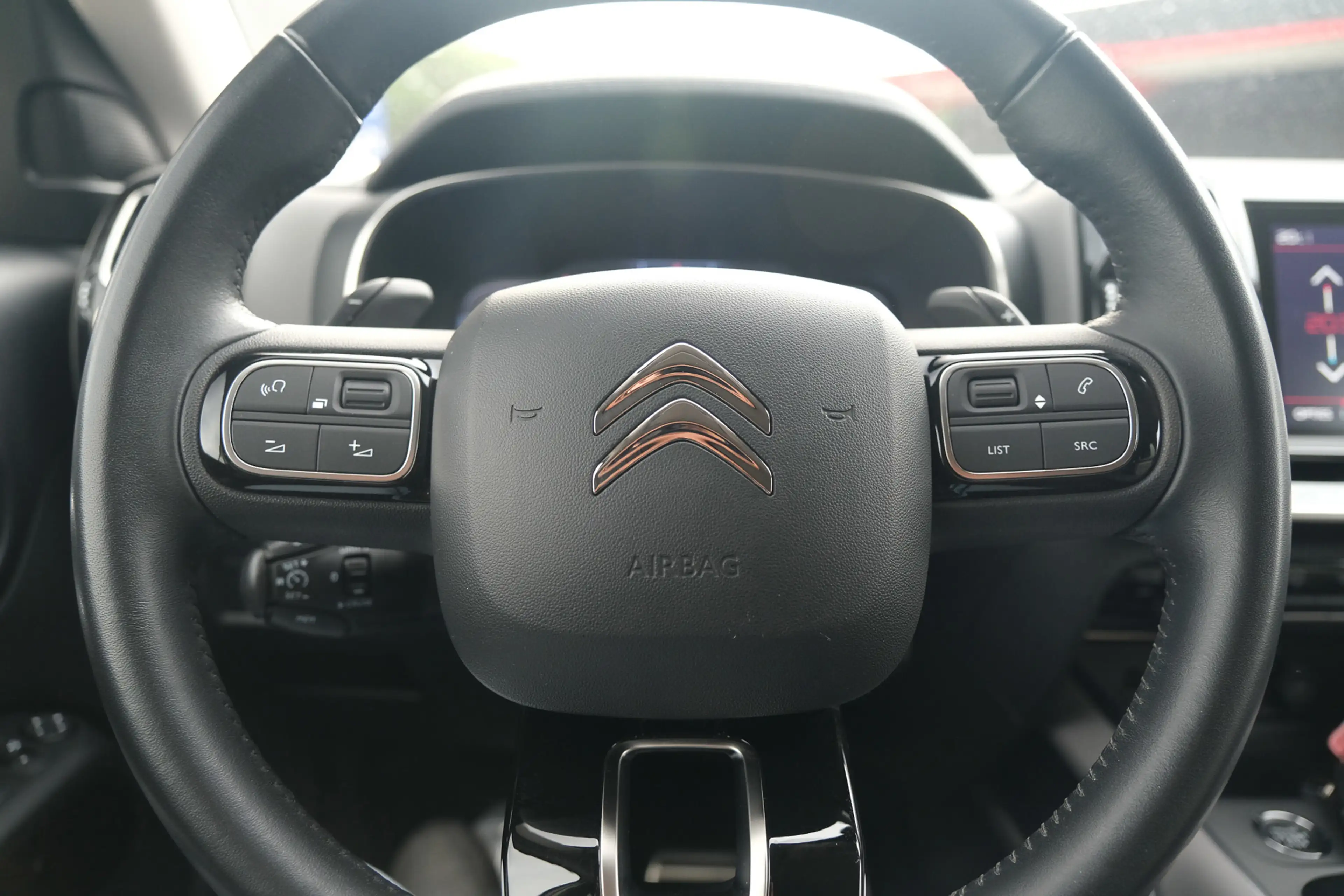 Citroen C5 Aircross 1.6 PureTech Feel — photo 28