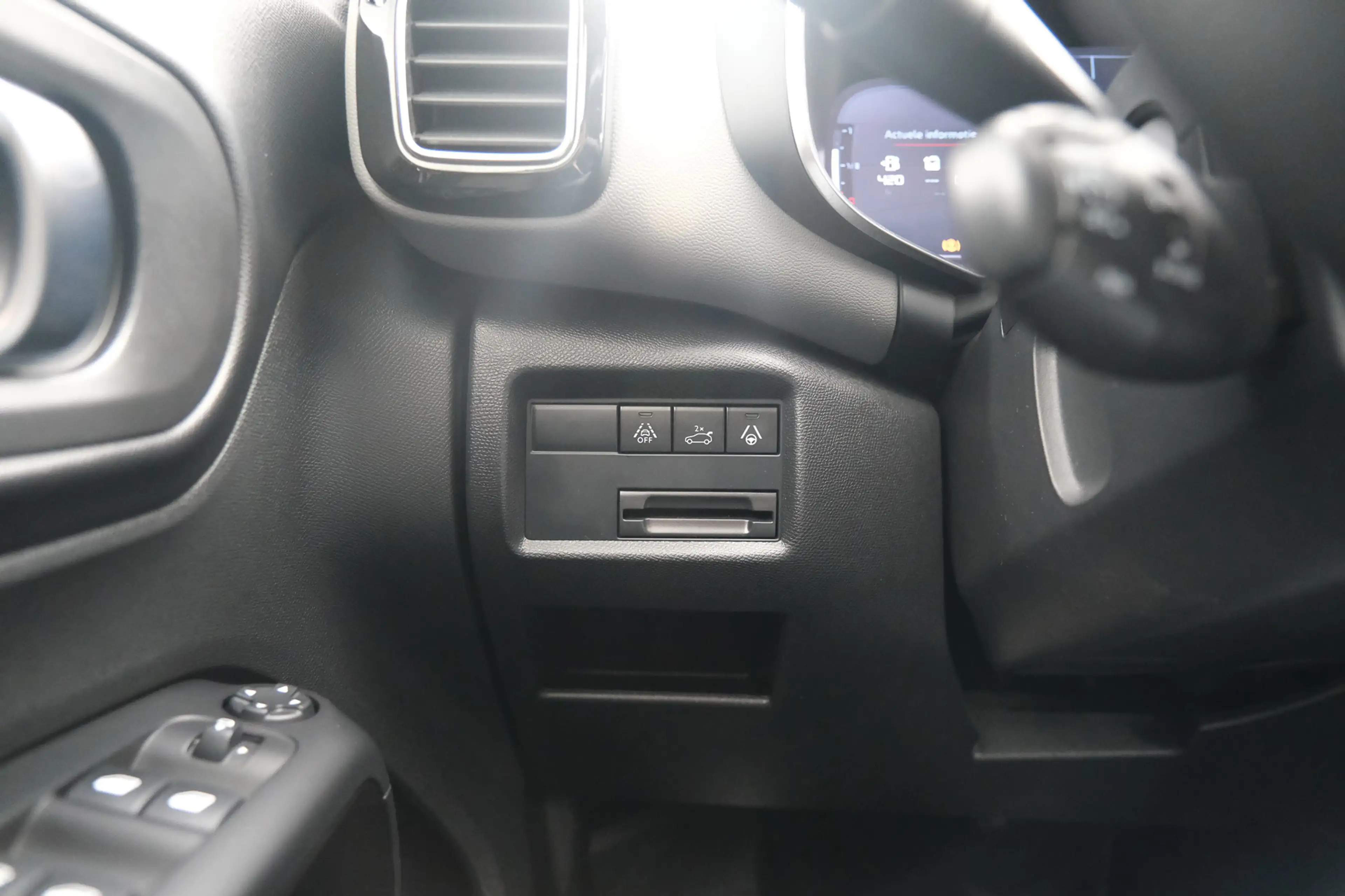 Citroen C5 Aircross 1.6 PureTech Feel — photo 23