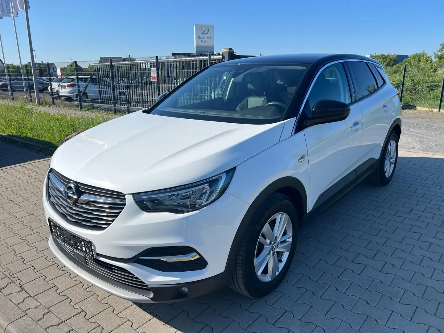 Opel Grandland X 2.0 D 120 Jahre Aut. Navi+Ahk+Kamera Blanc - 2