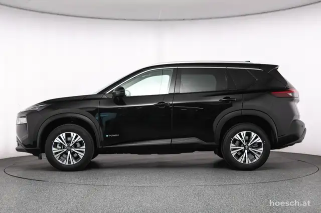 Nissan X-Trail view 3