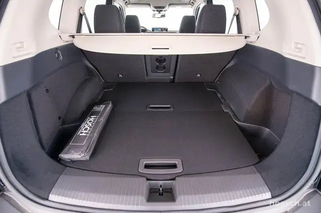 Nissan X-Trail view 8