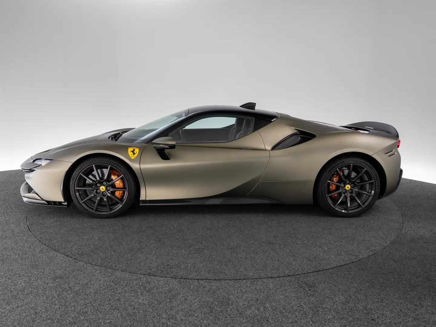 Ferrari SF90 Stradale ASSETTO FIORANO FERRARI SINGEN Grün - 2