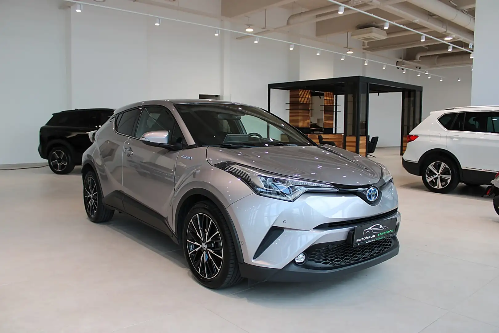 Toyota C-HR 1,8 Hybrid C-LUB CVT **Tolle Ausstattung** Silber - 1