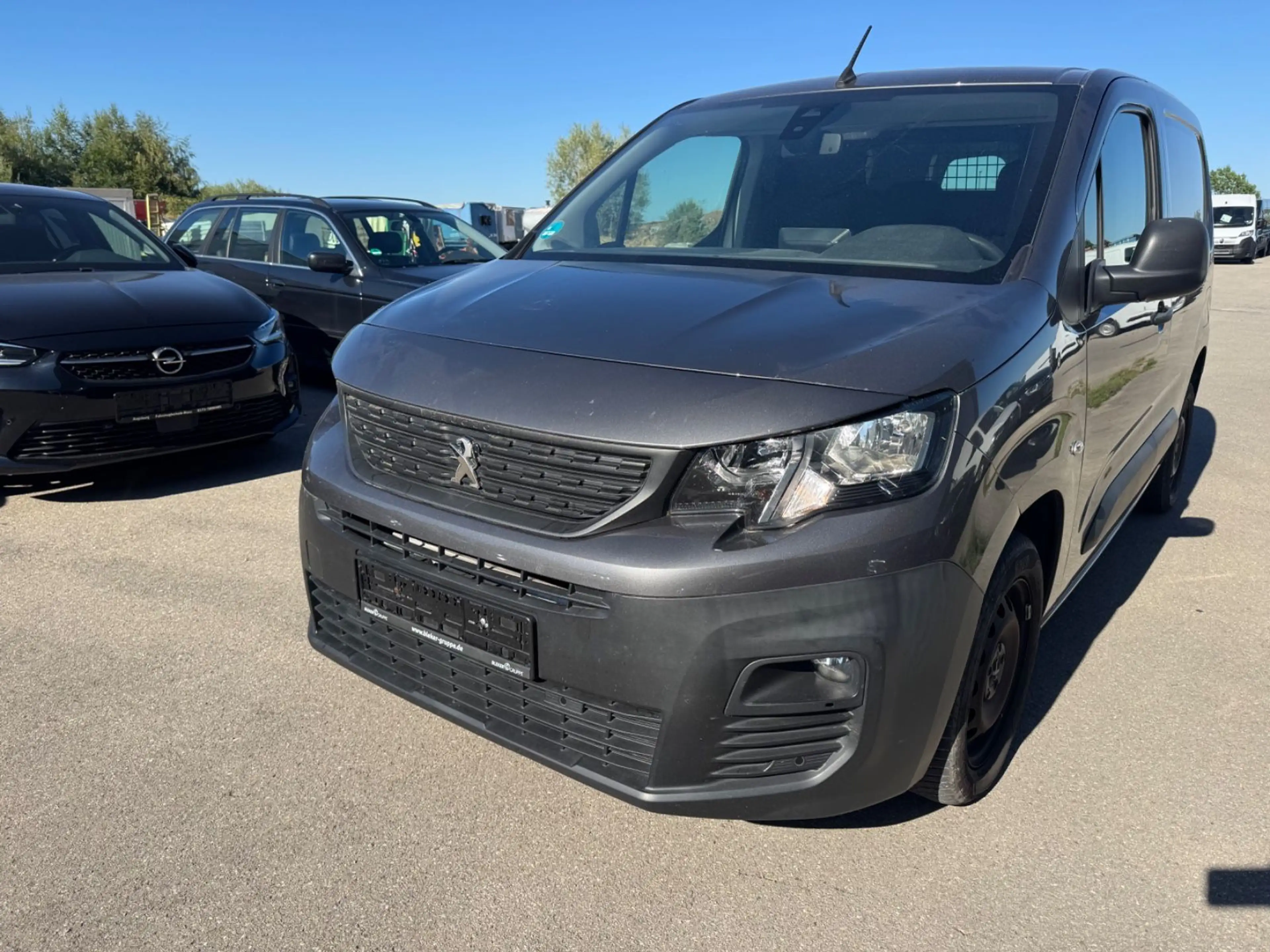 Peugeot Partner Premium L1 5 Stück Klima PDC Navi