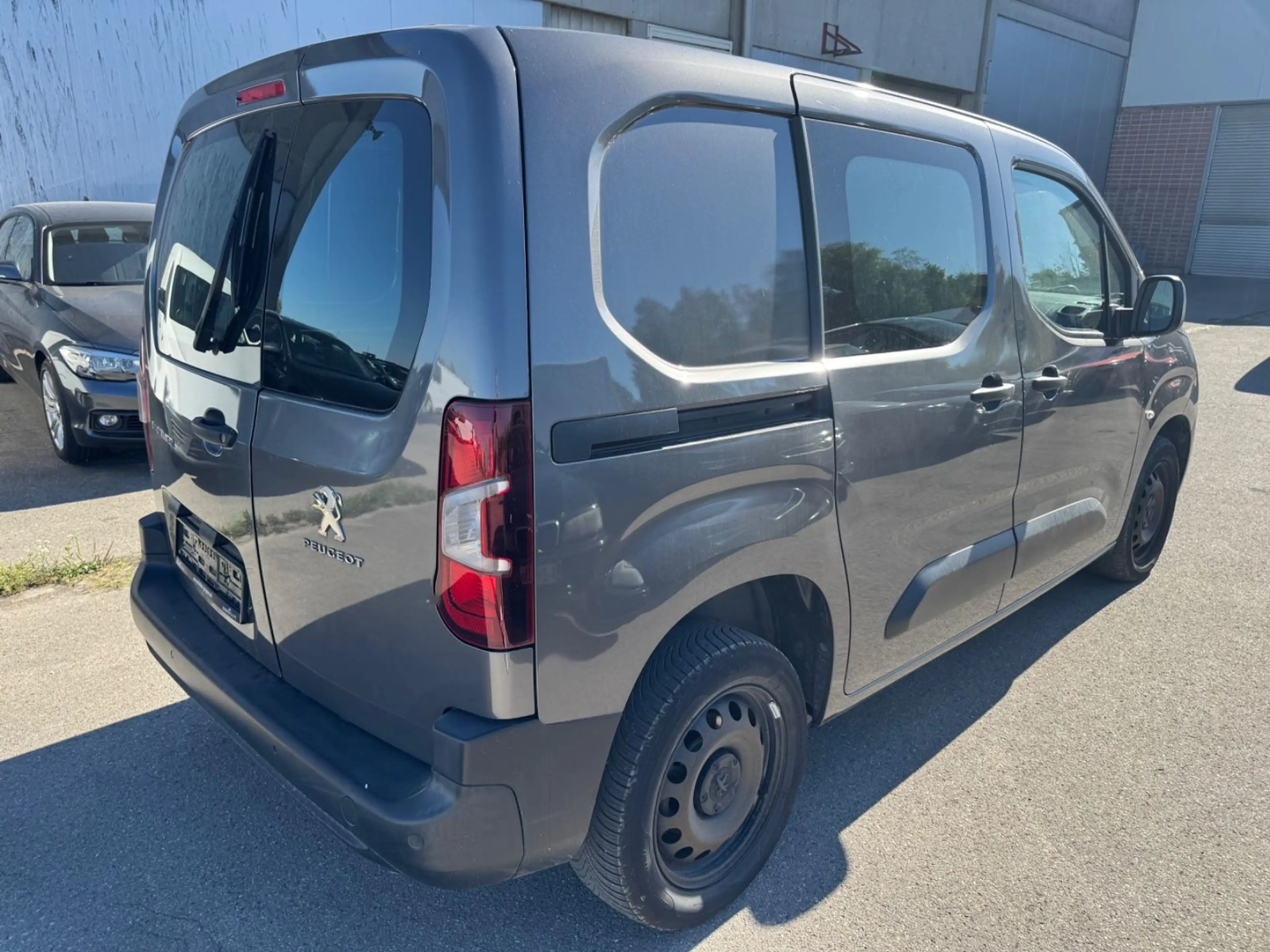 Peugeot Partner Premium L1 5 Stück Klima PDC Navi — photo 4