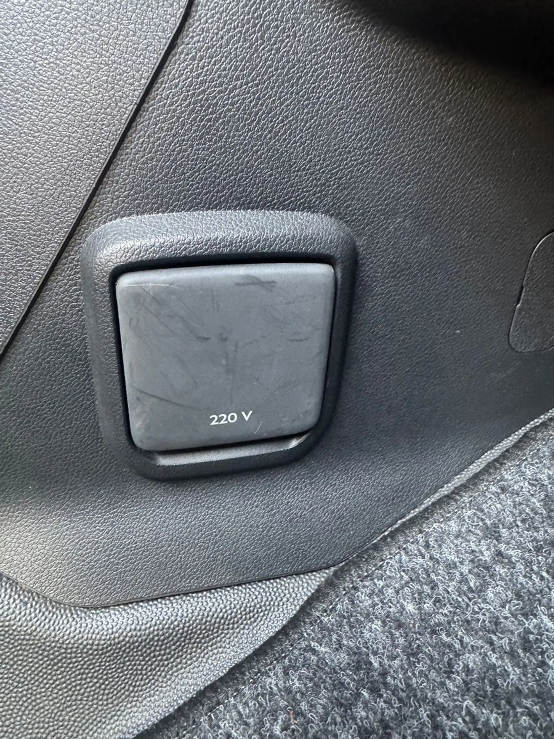 Peugeot Partner Premium L1 5 Stück Klima PDC Navi — photo 11