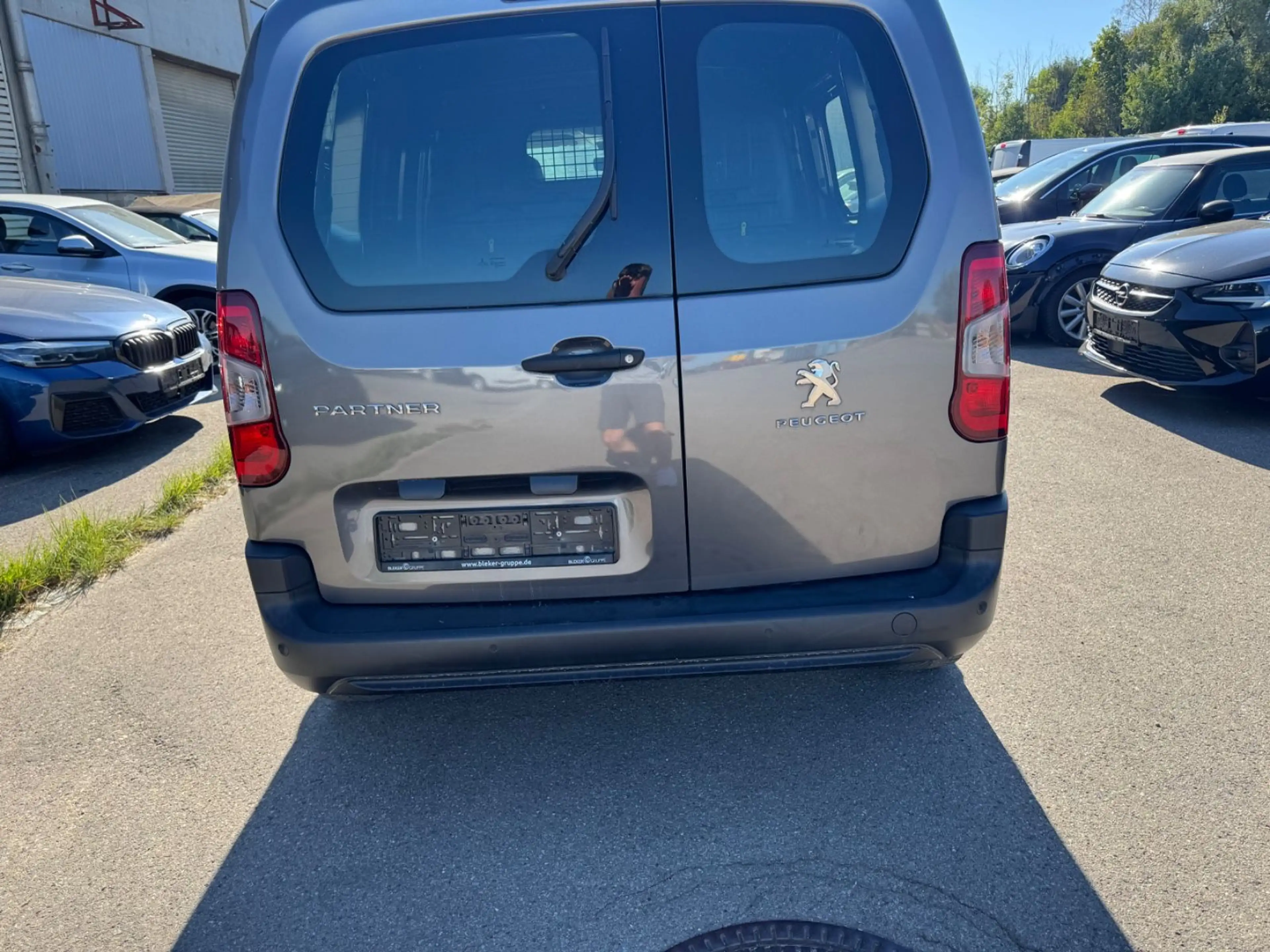 Peugeot Partner Premium L1 5 Stück Klima PDC Navi — photo 5