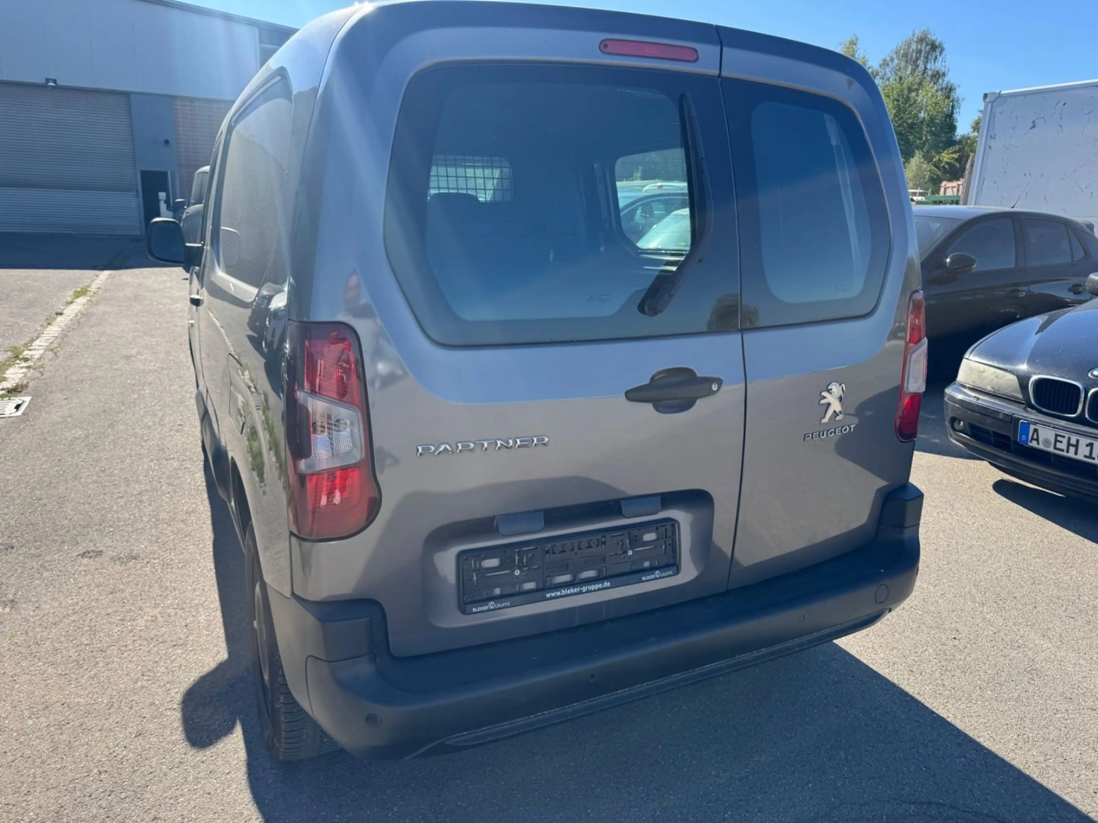 Peugeot Partner Premium L1 5 Stück Klima PDC Navi — photo 6