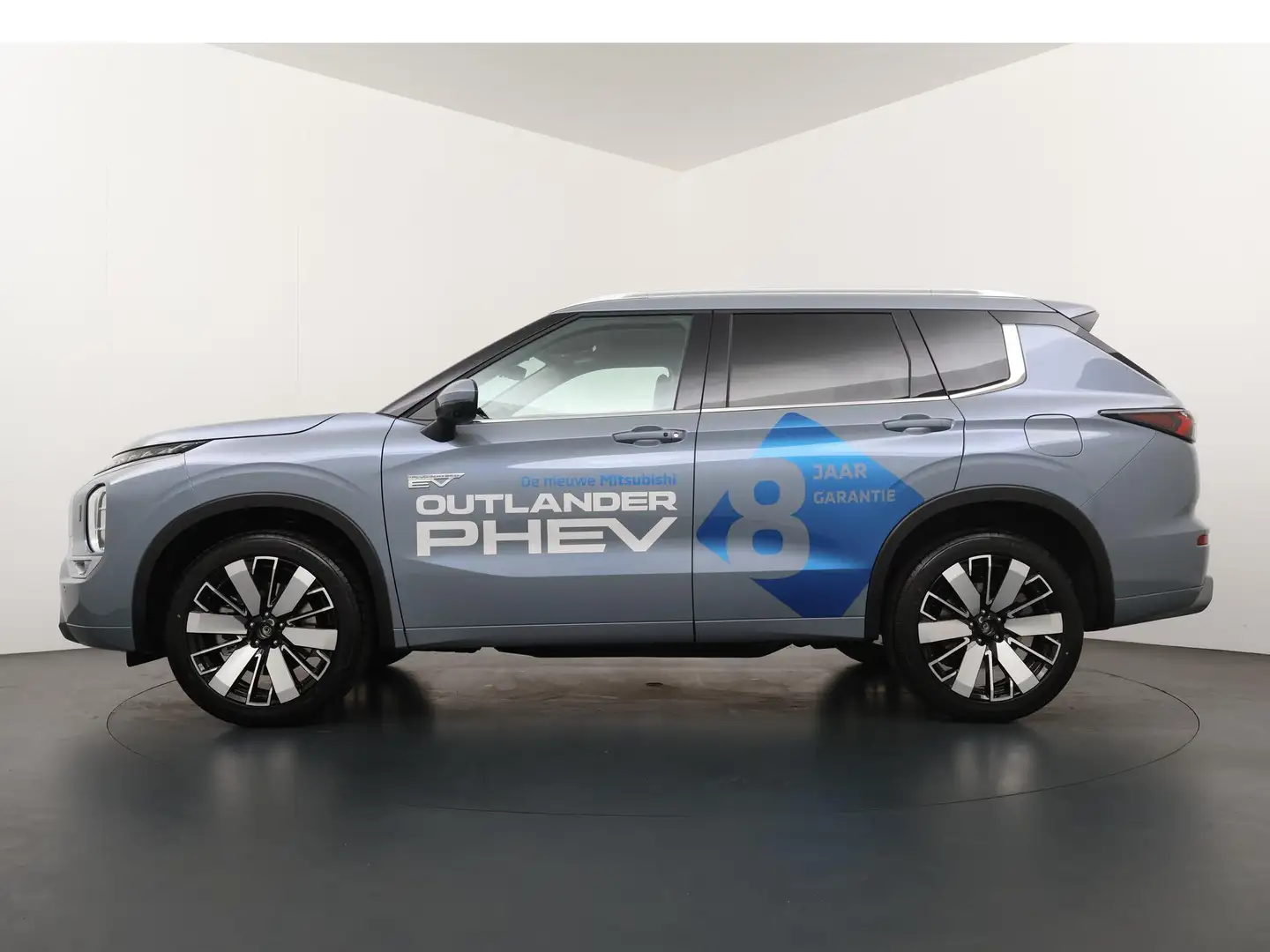 Mitsubishi Outlander 2.4 PHEV Instyle | 8 Jaar Garantie! | Achterbank v Grijs - 2