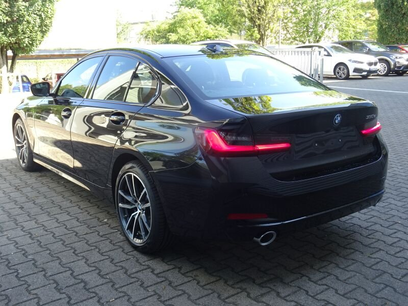 BMW 330 e Limousine — photo 3