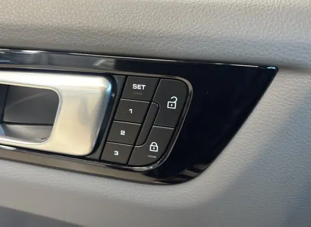Porsche Cayenne view 10