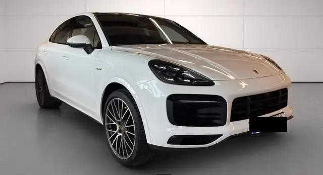 Porsche Cayenne view 3