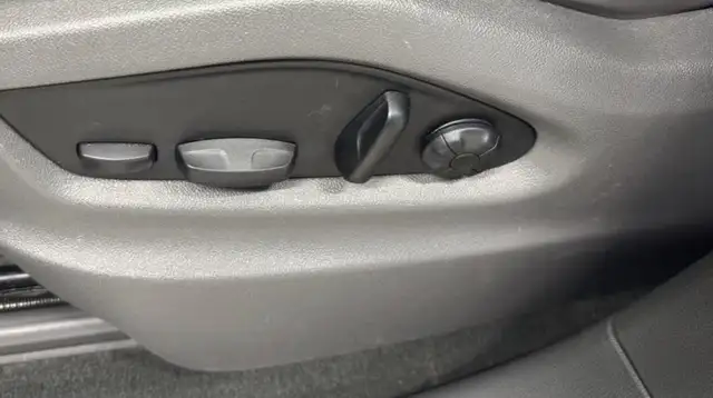 Porsche Cayenne view 8