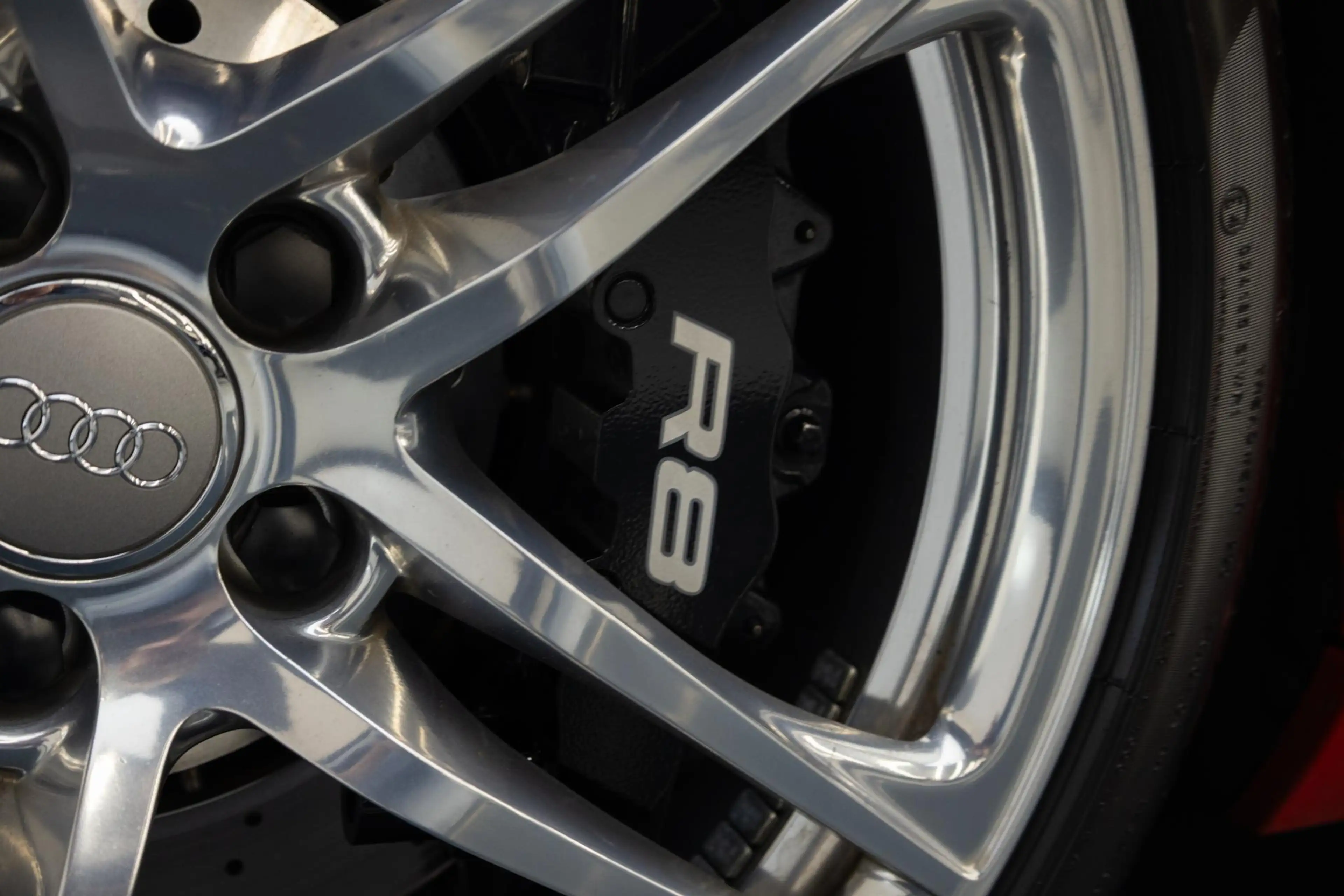 Audi R8 Spyder 5.2 FSI quattro — photo 31