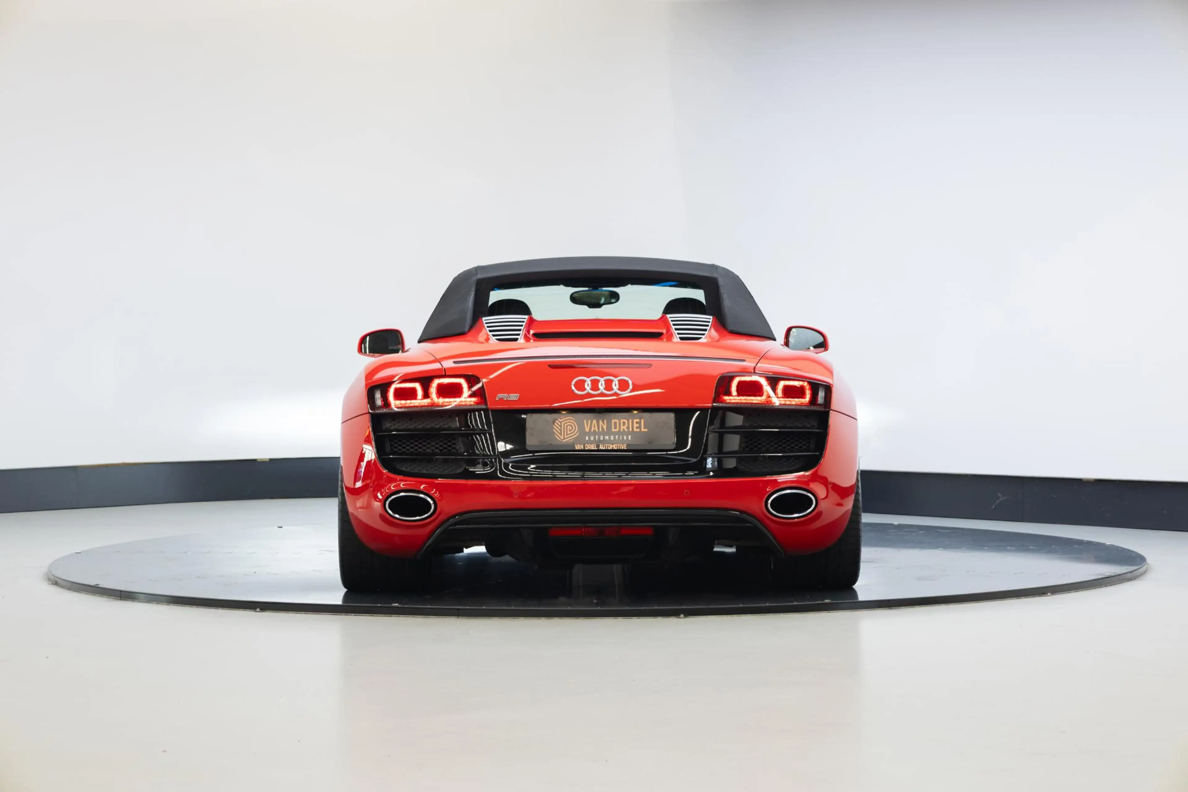 Audi R8 Spyder 5.2 FSI quattro — photo 35