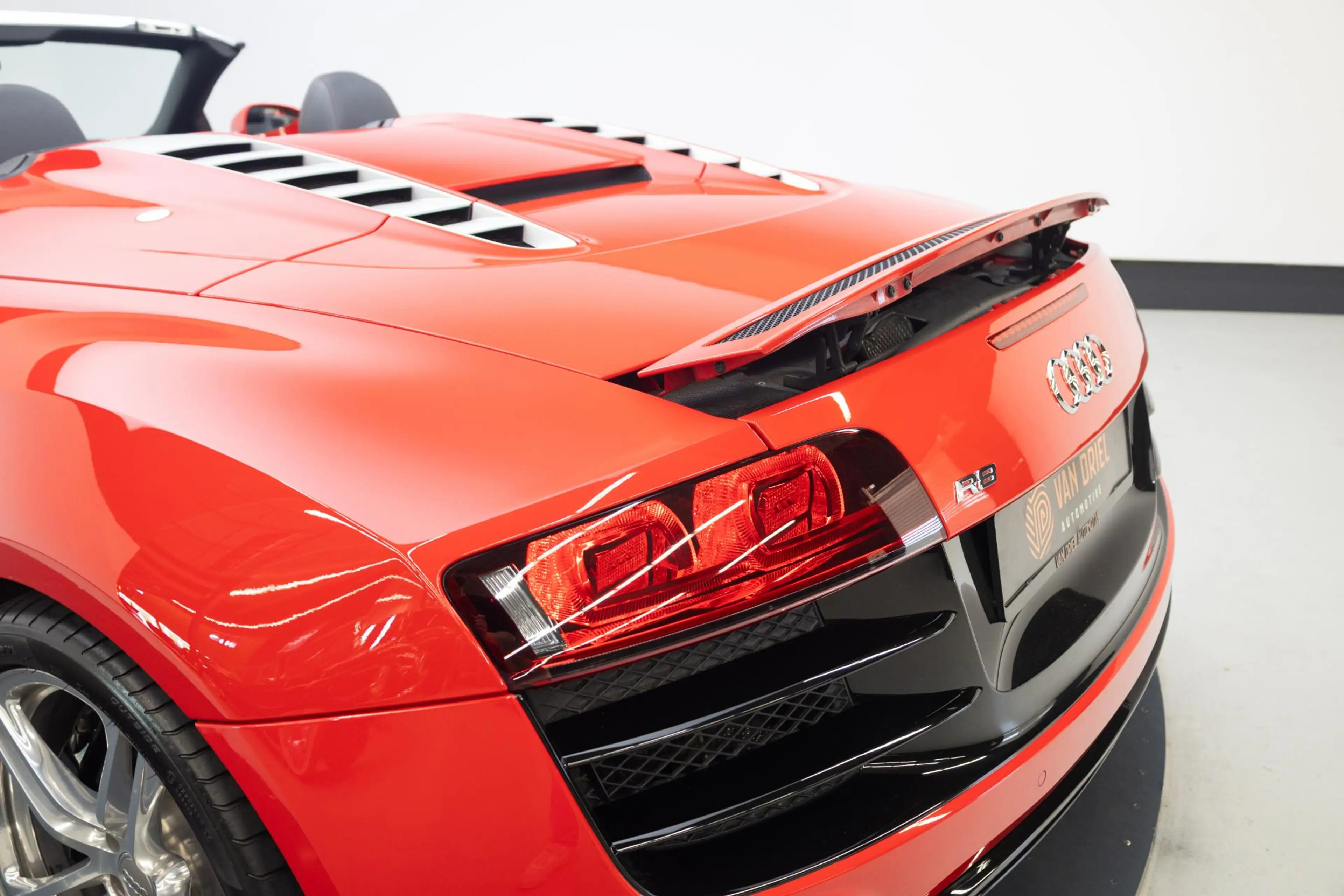 Audi R8 Spyder 5.2 FSI quattro — photo 9