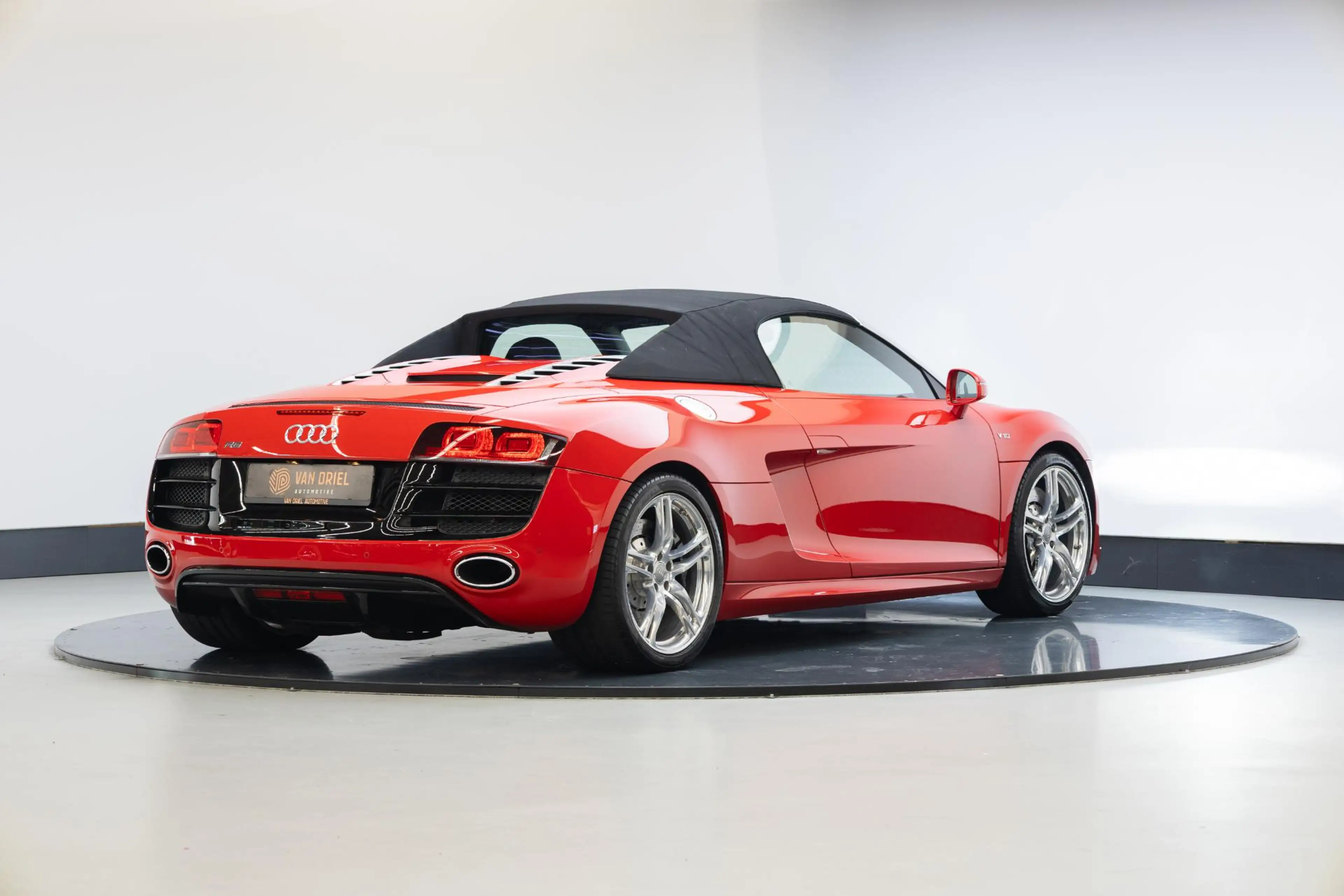 Audi R8 Spyder 5.2 FSI quattro — photo 36