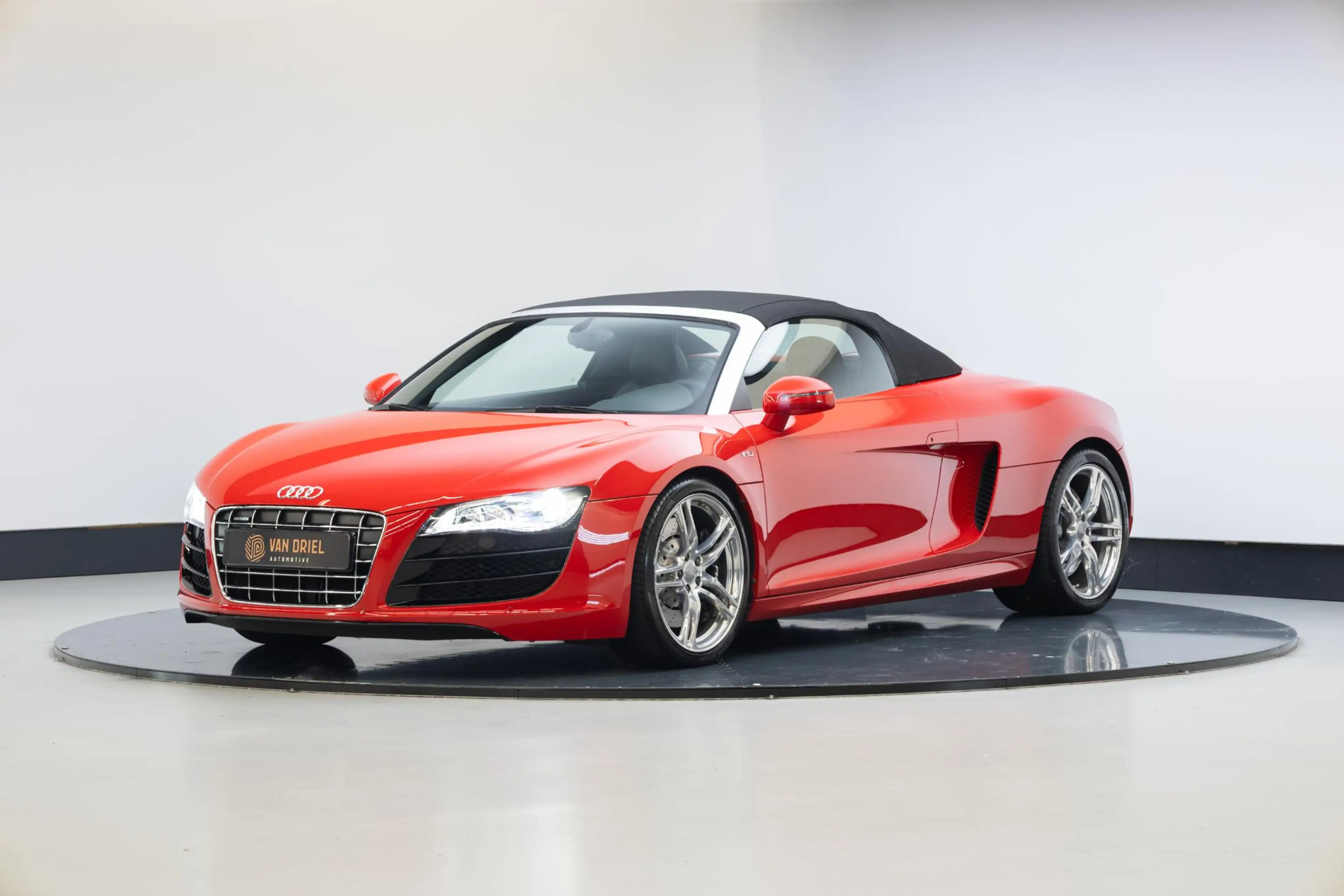 Audi R8 Spyder 5.2 FSI quattro — photo 33