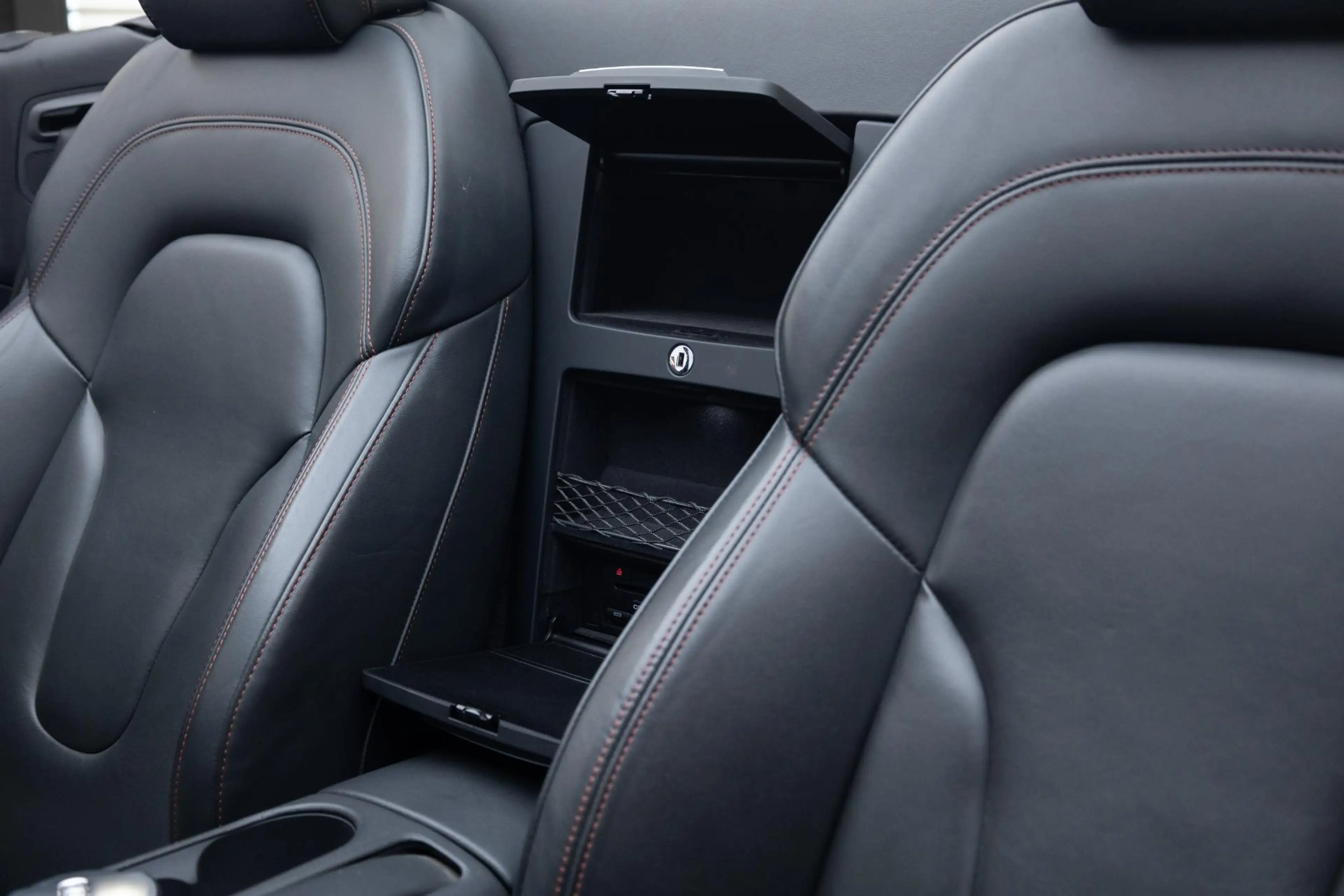Audi R8 Spyder 5.2 FSI quattro — photo 12