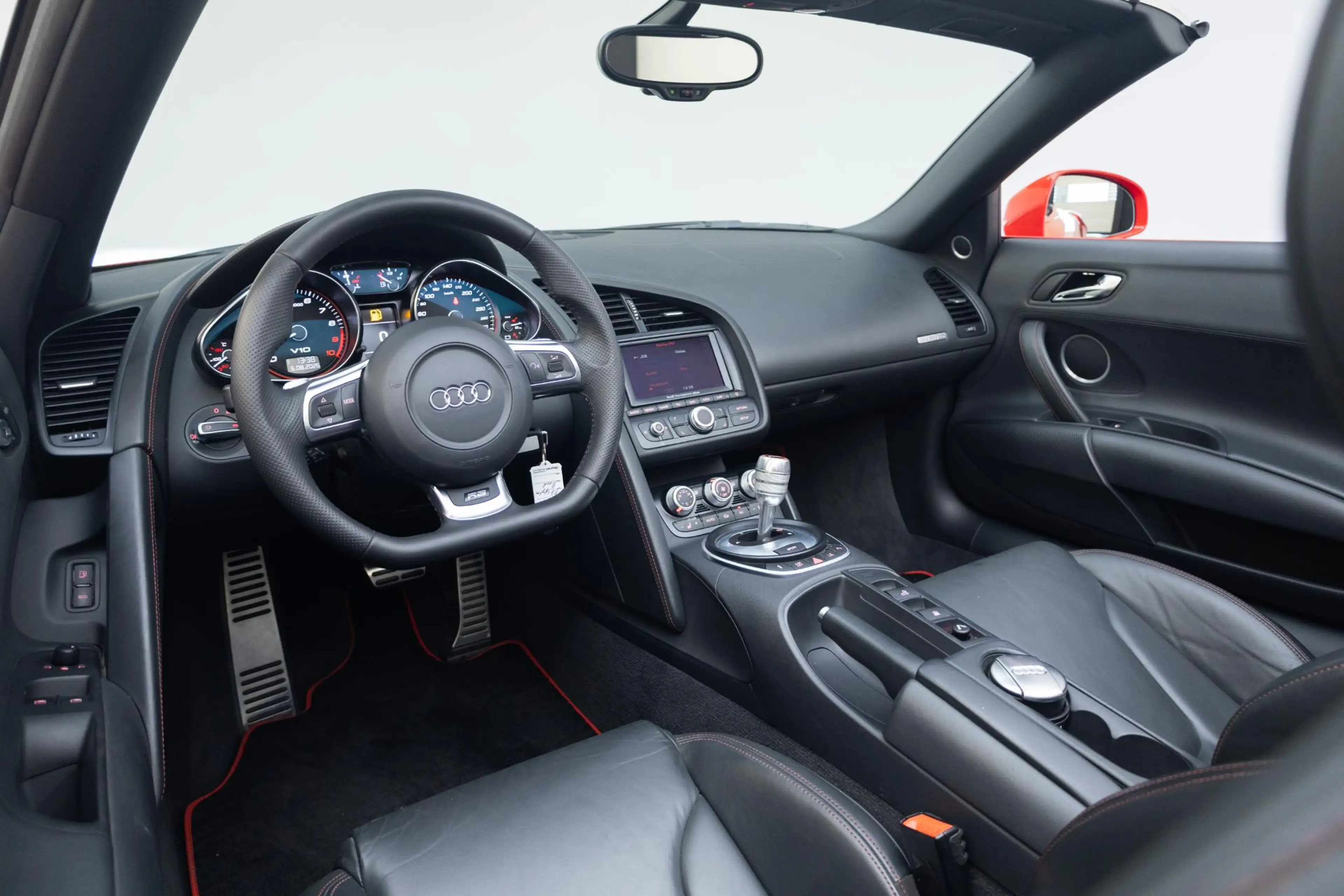 Audi R8 Spyder 5.2 FSI quattro — photo 16