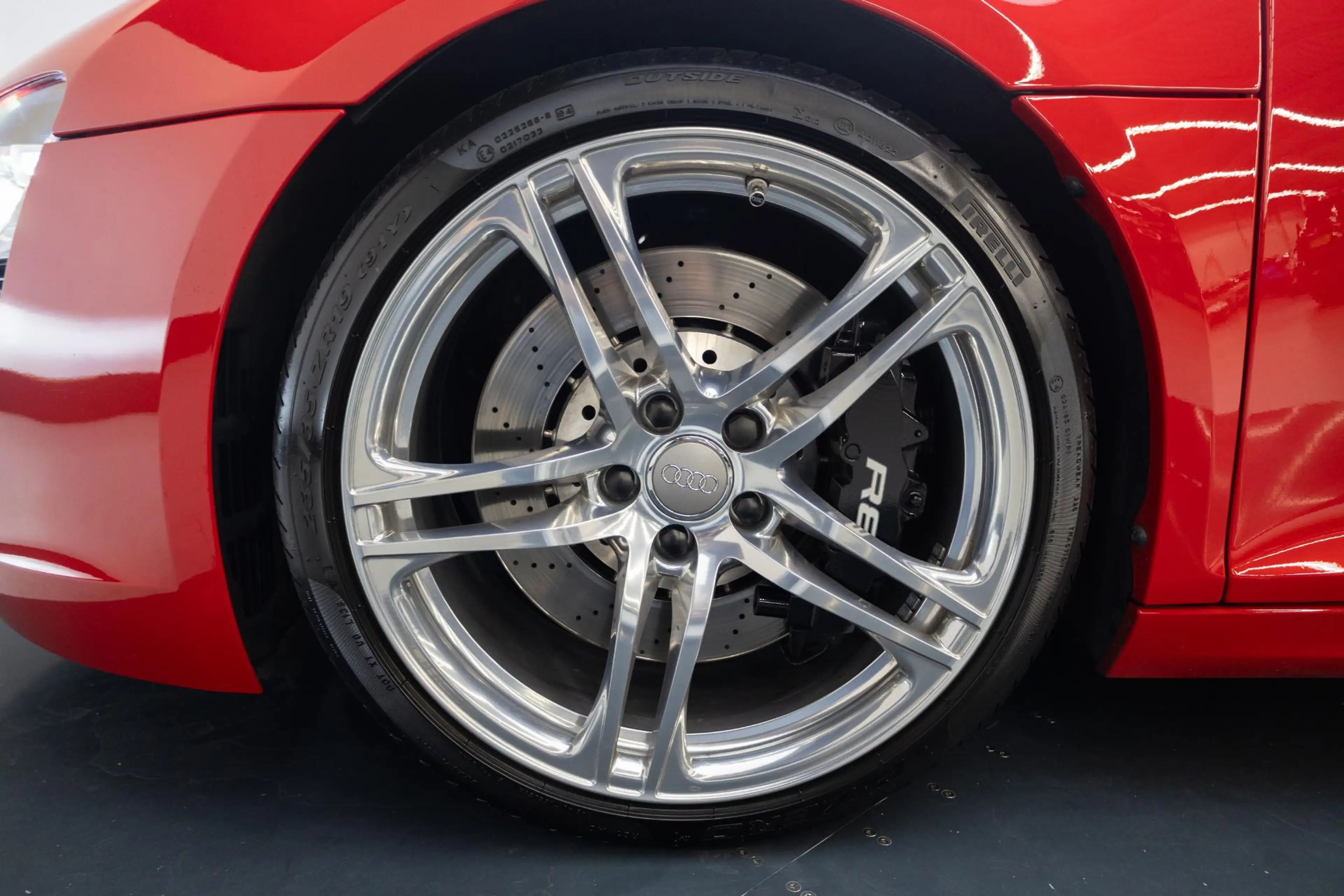 Audi R8 Spyder 5.2 FSI quattro — photo 30