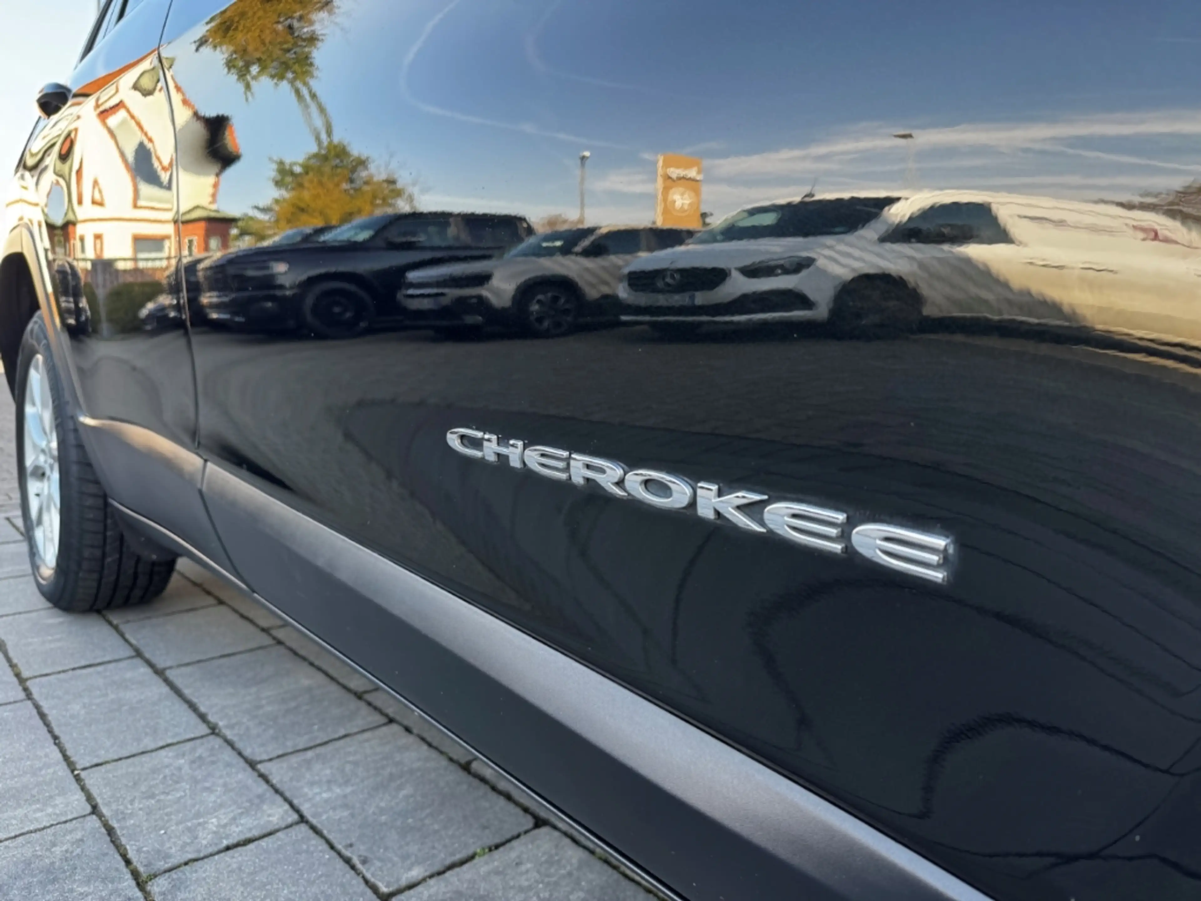 Jeep Cherokee Limited 4WD Niveau AHK Leder Memory Sitze Soundsys — photo 12