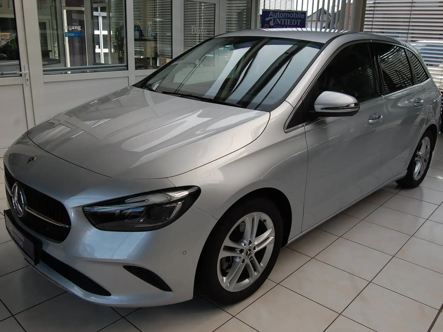 Mercedes-Benz B 200 Progressive Autom. Sitzh. Kamera.Parktr.Ambiente. Silber - 1