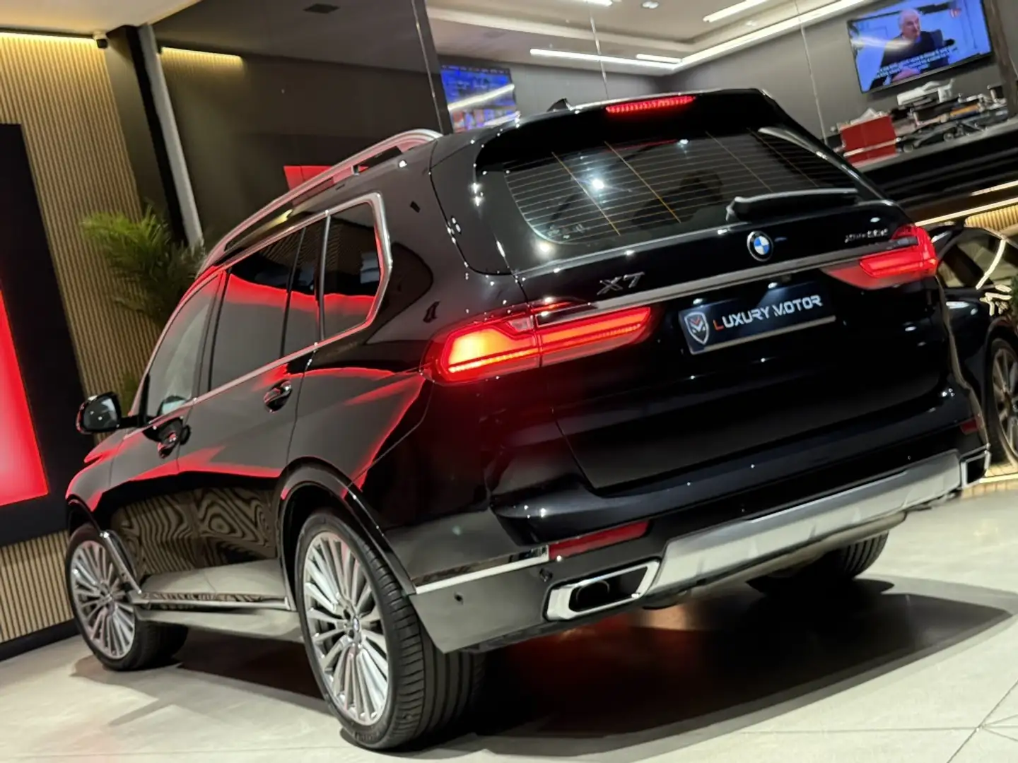 BMW X7 xDrive 30dA Zwart - 2