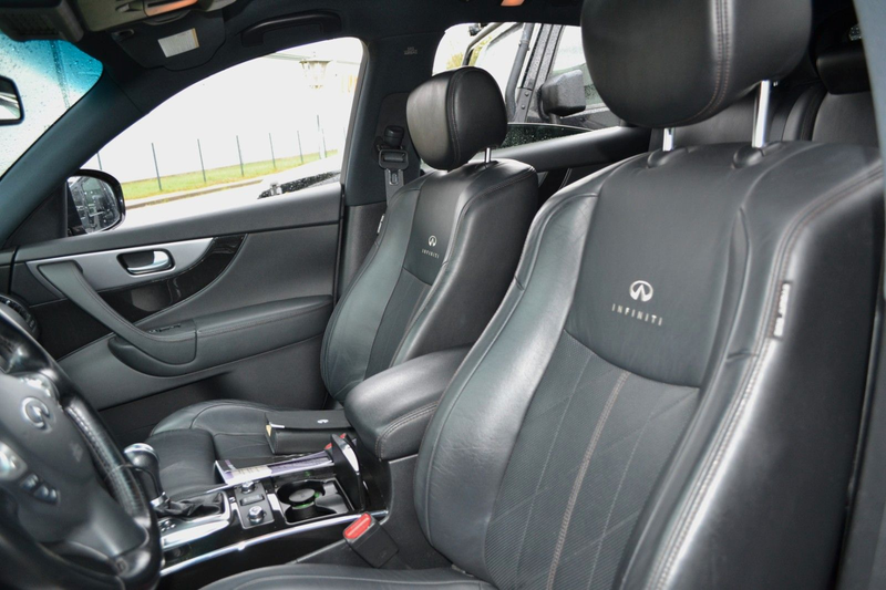 Infiniti FX FX30d S — photo 7